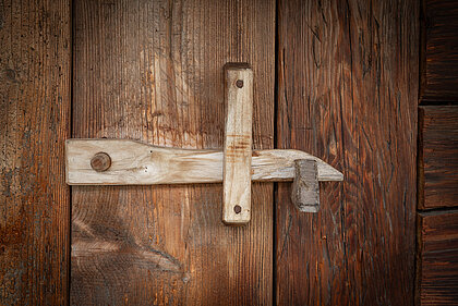 Bolt on a stable door