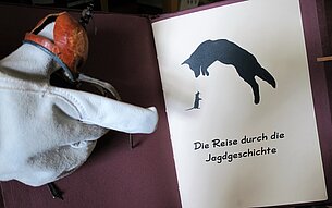 Mit Workshop: Der Fuchs Hubsi begleitet durch die Jagdgeschichte Mit Workshop: Der Fuchs Hubsi begleitet durch die Jagdgeschichte